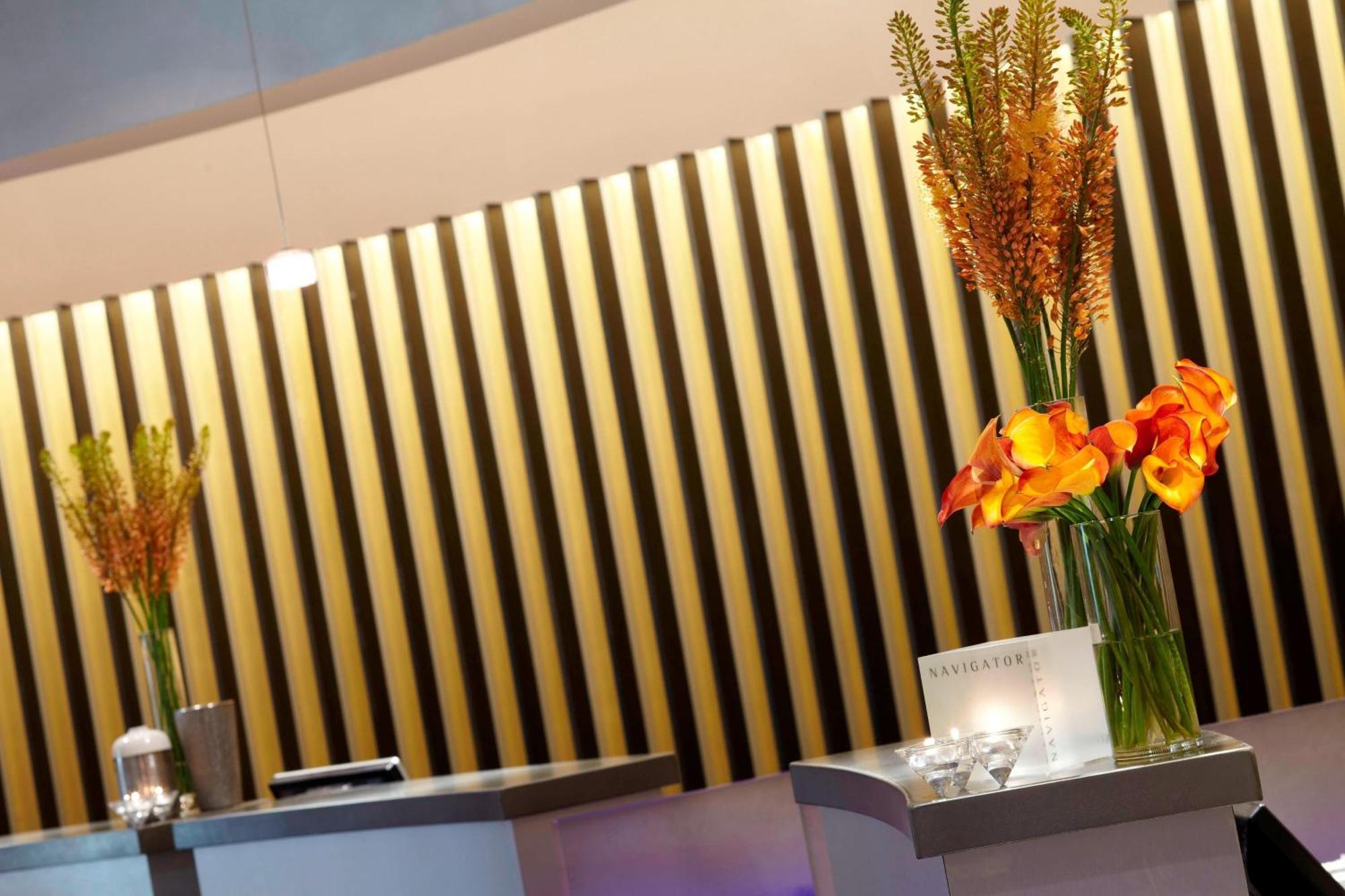 Renaissance St. Louis Airport Hotel Berkeley Bagian luar foto