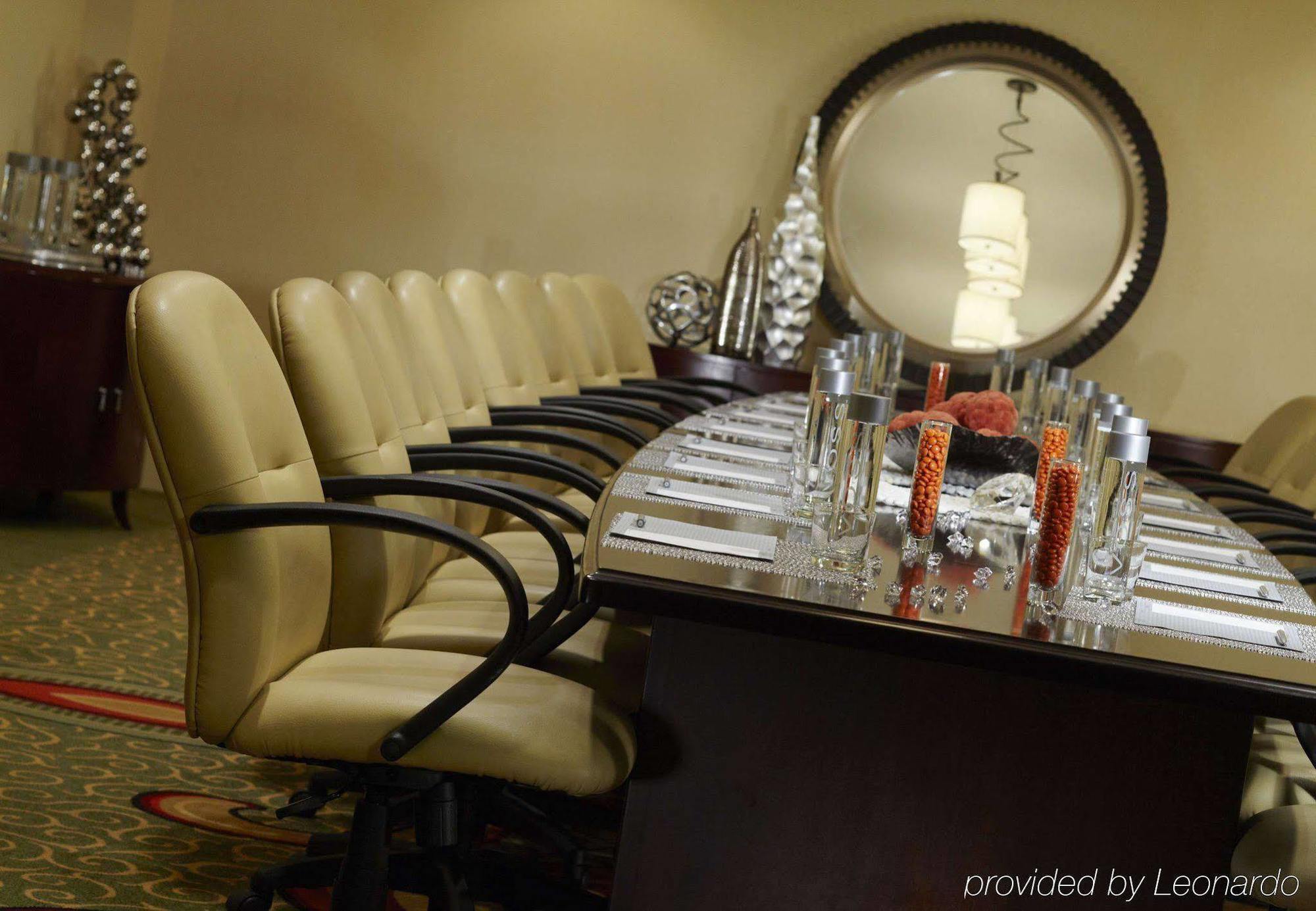 Renaissance St. Louis Airport Hotel Berkeley Bisnis foto