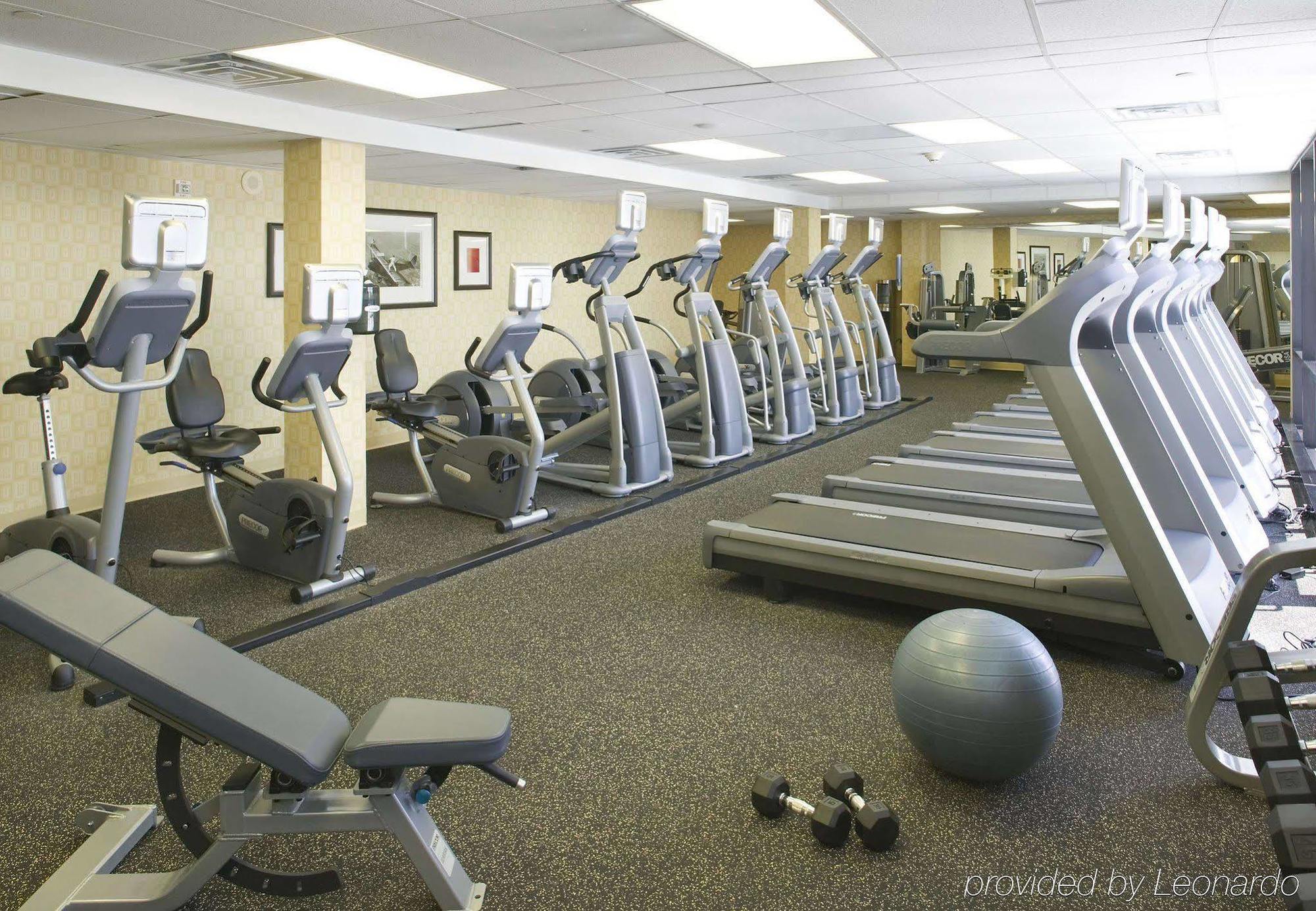 Renaissance St. Louis Airport Hotel Berkeley Bagian luar foto